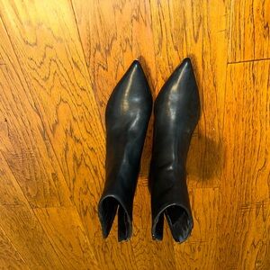 Sleek Black Heeled Boots for Women